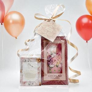 Presentset Grattis i cellofan (Chokladpraliner, lyckofigur & kort)