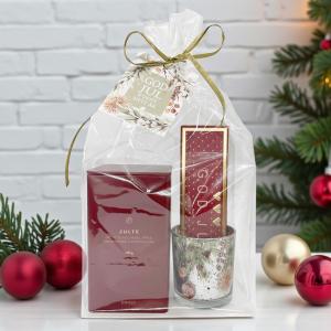 Presentset God Jul i cellofan (Te, praliner, lykta och kort)