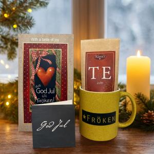 Presentset God Jul Fröken (praliner, te, mugg & kort)