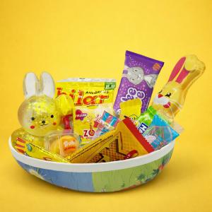 Påskägg till barn, med godis och skoj